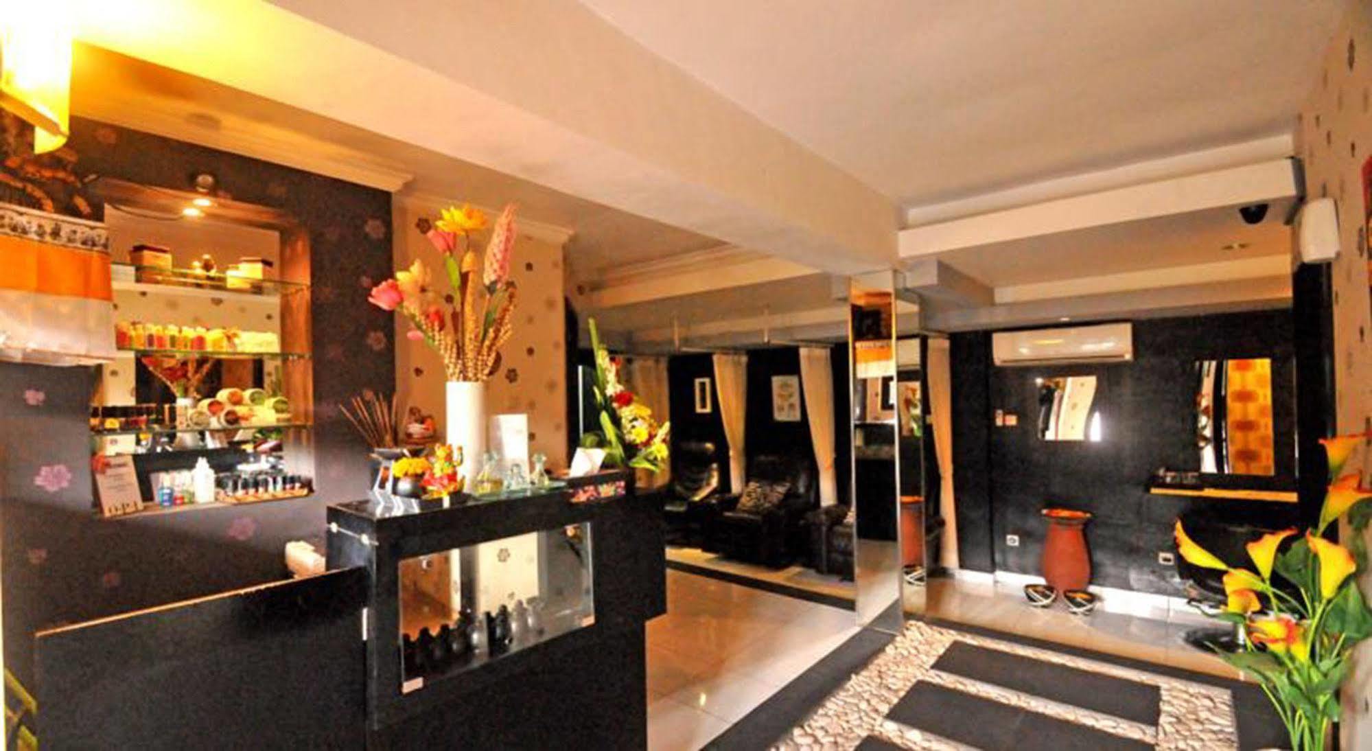 Arya Hotel & Spa 꾸따 외부 사진