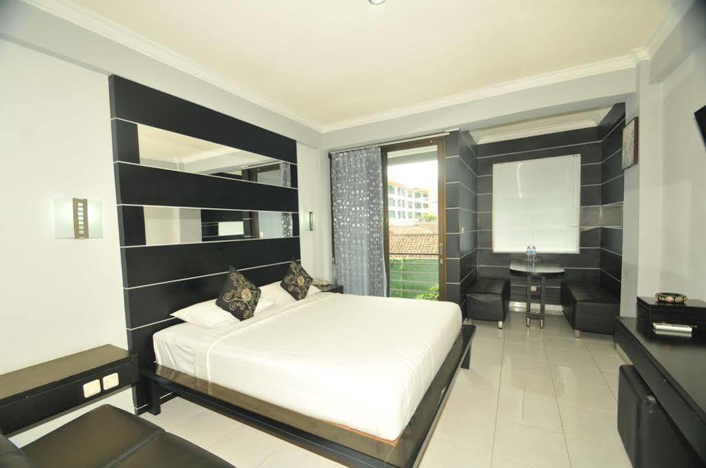 Arya Hotel & Spa 꾸따 외부 사진